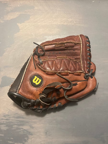 Used Wilson A2479 10.5” RH T-Ball and Coach-pitch glove, 2018