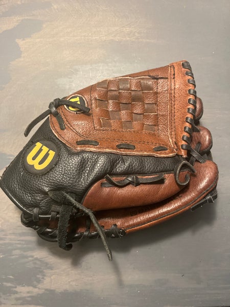 Used Wilson A2452 11.5” RH Baseball Glove
