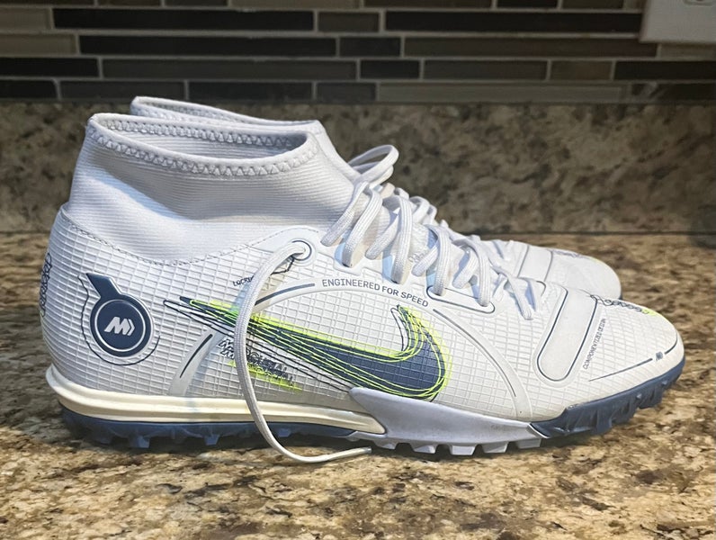 White Men's Size M 10.0 (W 11.0) Nike Mercurial Superfly Turf Cleats Cleats (New)