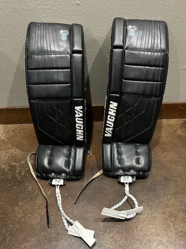32" Vaughn Velocity VE8 Goalie Leg Pads (Used)
