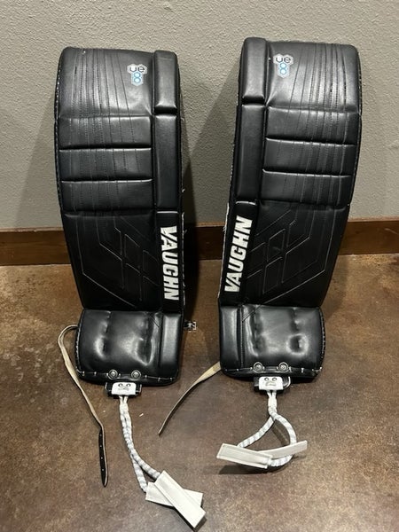 32" Vaughn Velocity VE8 Goalie Leg Pads (Used)