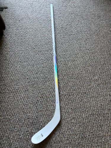 Senior Bauer Proto-R Right Handed Hockey Stick P28 70 Flex (Used)