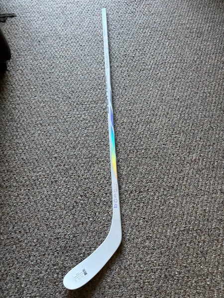 Senior Bauer Proto-R Right Handed Hockey Stick P28 70 Flex (Used)