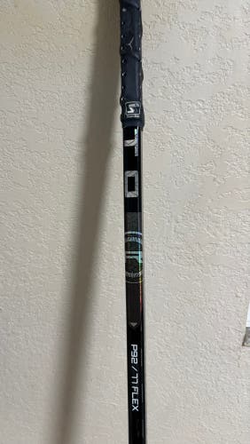 Senior Bauer Proto-R Right Handed Hockey Stick P92 77 Flex (Used)
