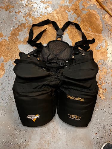 Senior XL 2006 Vaughn Velocity 7000 Hockey Goalie Pants (Used)