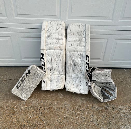 35" CCM Extreme Flex III Regular Goalie Full Set (Used)