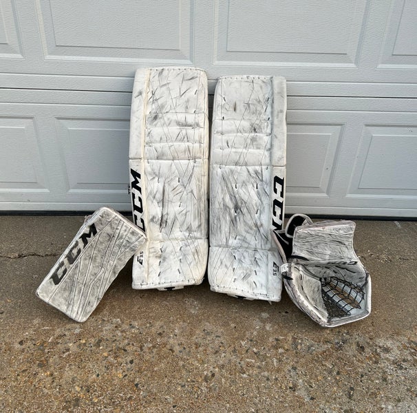 35" CCM Extreme Flex III Regular Goalie Full Set (Used)