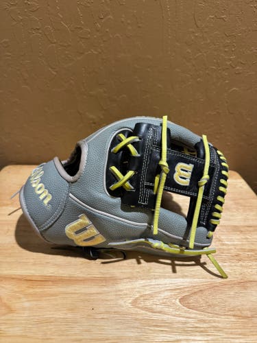 Wilson A2000 1786 RH Baseball Glove 11.5" (Used)