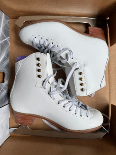 Jackson Ultima Figure Skates B Adult 6.5 (Used)