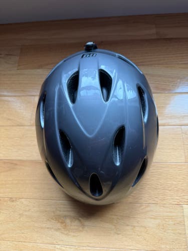 Unisex Large Giro G9 Helmet (Used)