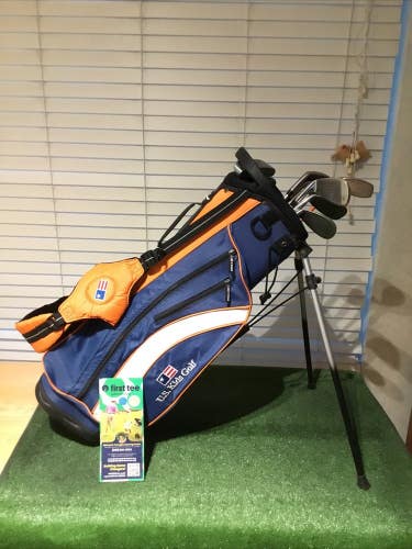 USKG WT-20 Juniors Set 29*H, 6-8 Irons, PW, SW, Putter TS51 Graphite & Stand Bag