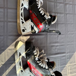 2023 CCM Jetspeed FT680 Hockey Skates Regular Width 7 (Used)