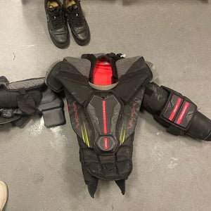 Large 2024 Bauer Vapor Hyperlite 2 Goalie Chest Protector (Used)