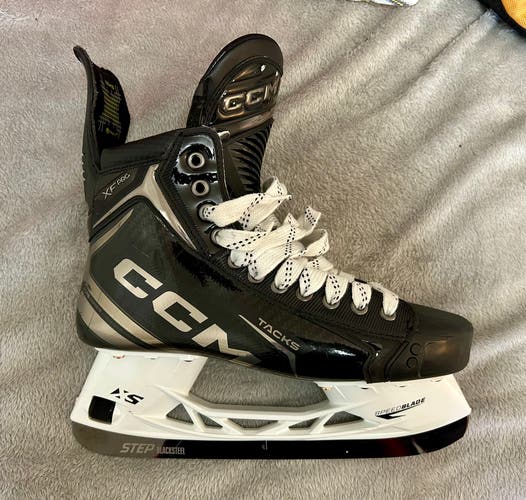 2024 CCM Tacks XF Pro Hockey Skates Regular Width 9.5 (Used)