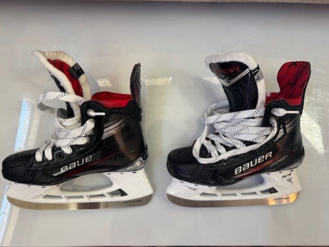 Bauer Vapor X4 Hockey Skates Intermediate Size 5.5 Fit 3 (Barely Used)