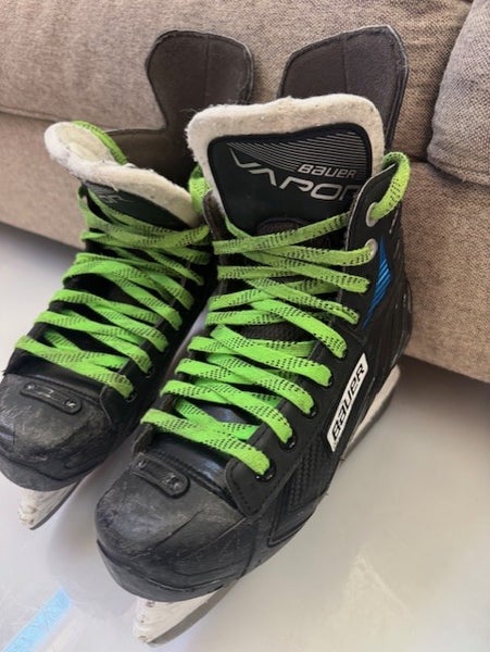 Bauer Vapor VOLT Hockey Skates Size 5 (Used)