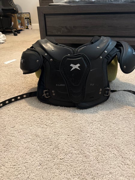 Extra Large Youth Xenith Fly Shoulder Pads (Used)