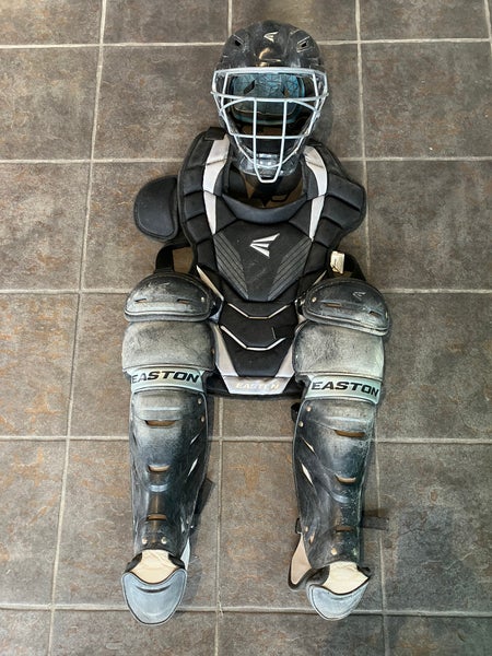 Intermediate Easton Game Time Catcher's Set | Ages 12-15 (Used)