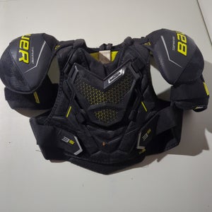 Men's Medium Senior Bauer Supreme 3S Shoulder Pads (Used)