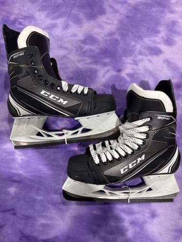 Senior CCM Tacks 9040 Hockey Skates Regular Width 8 (New)
