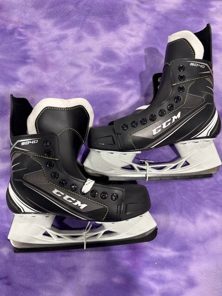 Senior CCM Tacks 9040 Hockey Skates Regular Width 7 (New)