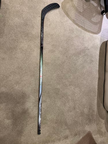 Intermediate Bauer Vapor Hyperlite 2 Left Hand Hockey Stick P92 55 Flex (New)