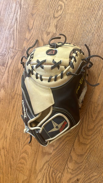 All Star RH CM3000SBT Catcher's Glove 33.5"