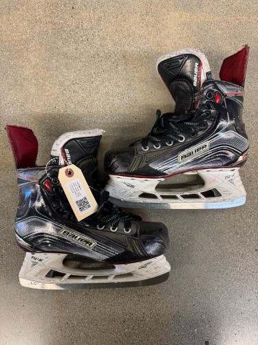Junior Bauer Vapor X800 Hockey Skates Regular Width Size 5.5 (Used)