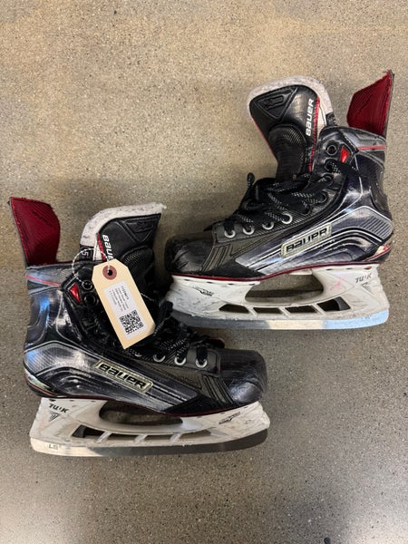 Junior Bauer Vapor X800 Hockey Skates Regular Width Size 5.5 (Used)