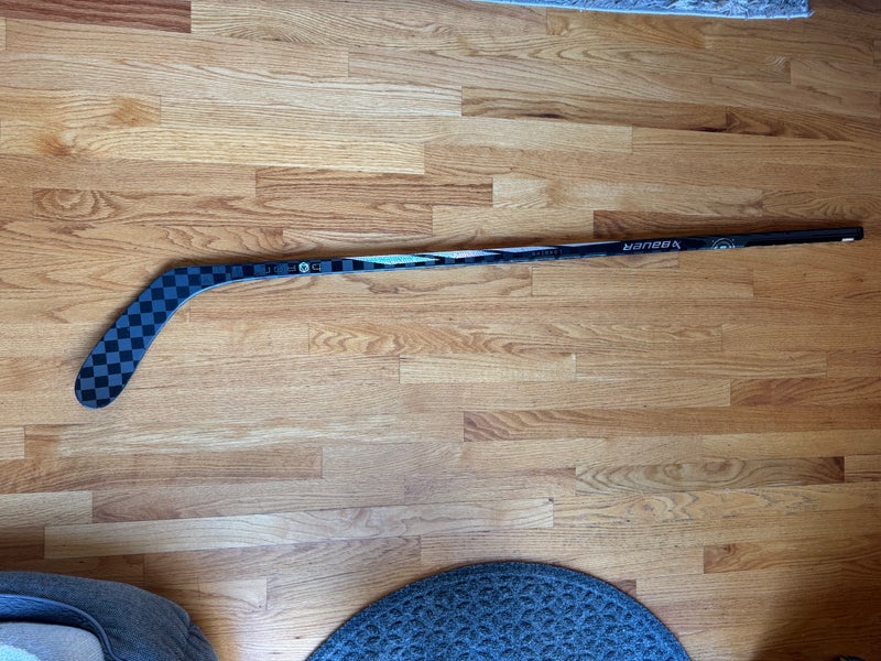 Intermediate Bauer Proto-R Left Hand Hockey Stick P28 65 Flex (New)