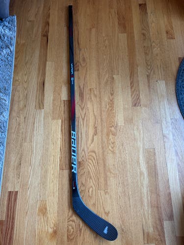 Intermediate Bauer Vapor X5 Pro Left Hand Hockey Stick P28 65 Flex (New)