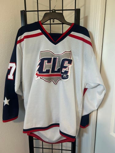 White Medium Adult Unisex CCM Jersey (Used)