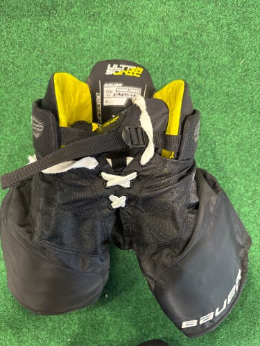 Black Bauer Supreme Ultrasonic Hockey Pants (Used) | Youth Medium