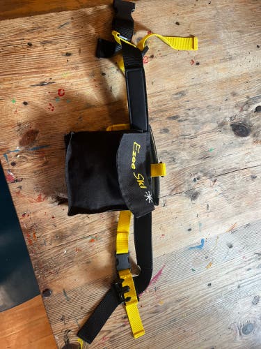 Used Ezee Ski Harness w Handle