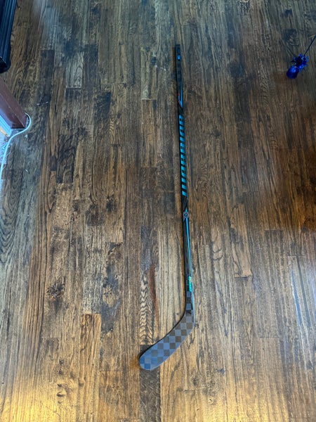 Senior Warrior Covert Deluxe Right Handed Hockey Stick W28 77 Flex (Used)