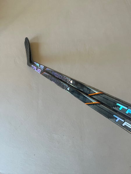*2 Pack* of New 60 Flex T28 Intermediate True HZRDUS 9x4 Right Handed Hockey Sticks