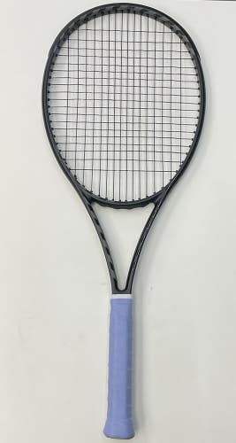 Wilson US Open Night Session Blade 98 V8 4 3/8 Grip