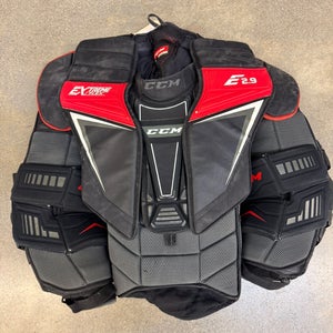 Senior Large CCM Extreme Flex Shield E2.9 Goalie Chest Protector (Used)
