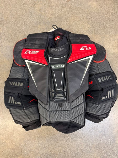 Senior Large CCM Extreme Flex Shield E2.9 Goalie Chest Protector (Used)