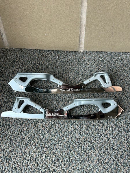 Used John Wilson Gold Seal Revolution Figure Skate Steel | 9.00"