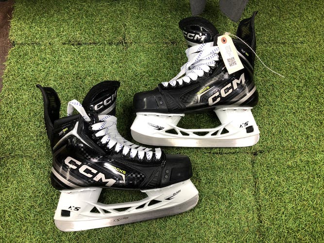 Senior CCM Tacks XF 80 Hockey Skates 9 Wide (Used)
