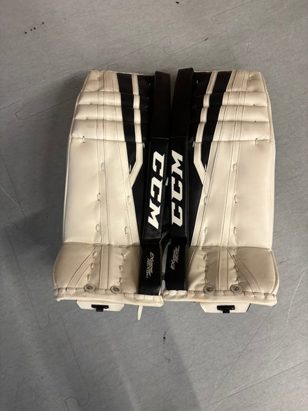 32" + 1" Senior CCM Extreme Flex II 860 Goalie Leg Pads