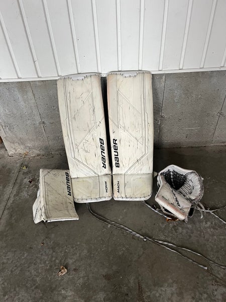 Medium 2023 Bauer Supreme Mach Goalie Leg Pads (Used)
