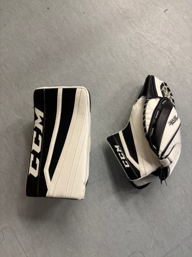Senior CCM Extreme Flex II 860 Goalie Glove & Blocker Regular