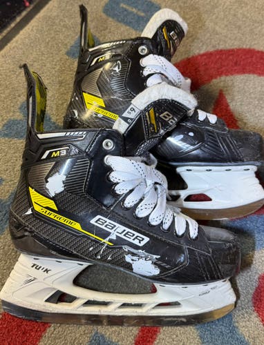 Bauer Supreme M3 Hockey Skates Regular Width Size 6.5 (Used)