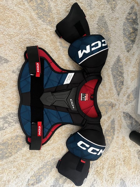 Men's Medium Senior CCM Next Shoulder Pads (Used)