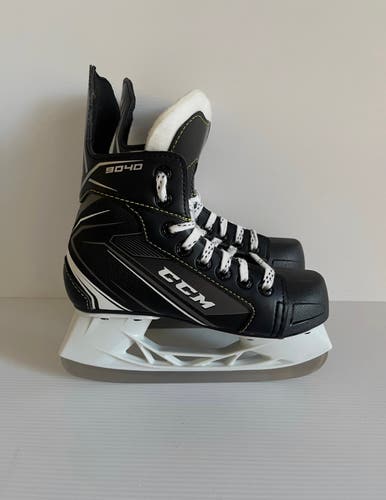 New Size 1 D Junior CCM Tacks 9040 Hockey Skates