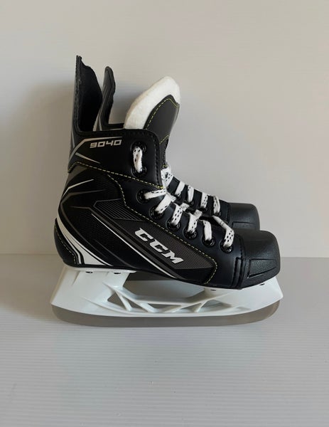 New Size 1 D Junior CCM Tacks 9040 Hockey Skates