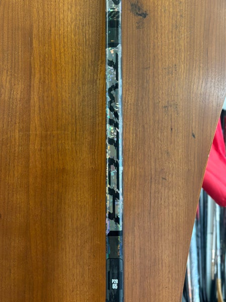 Intermediate Custom! Bauer Twitch Right Handed Hockey Stick P28 65 Flex (Used)