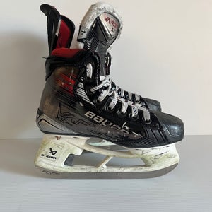 Used Size 1.5 D Junior Bauer Vapor X5 Pro Hockey Skates